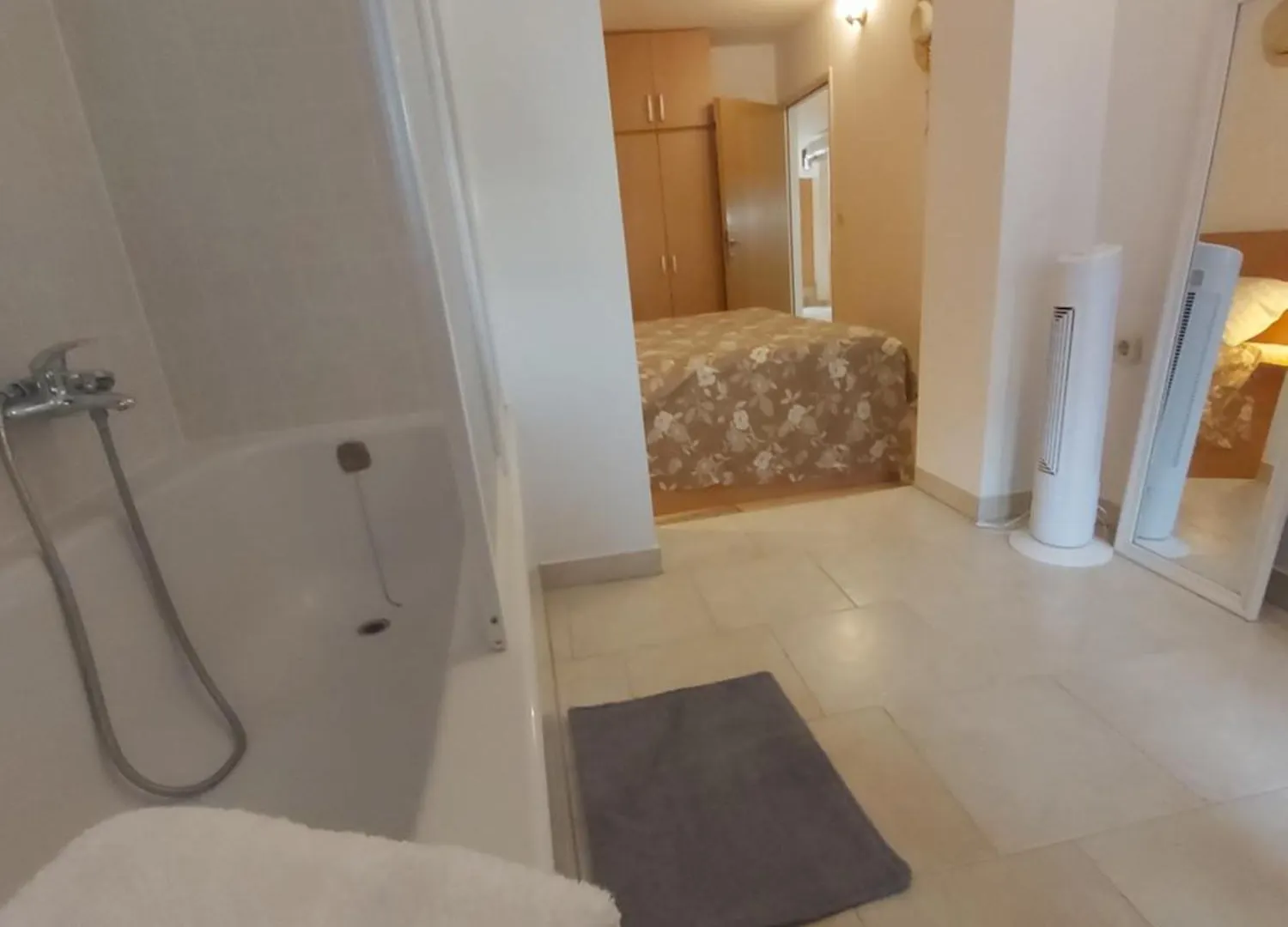 Apartman Luce With Shared Pool Zara